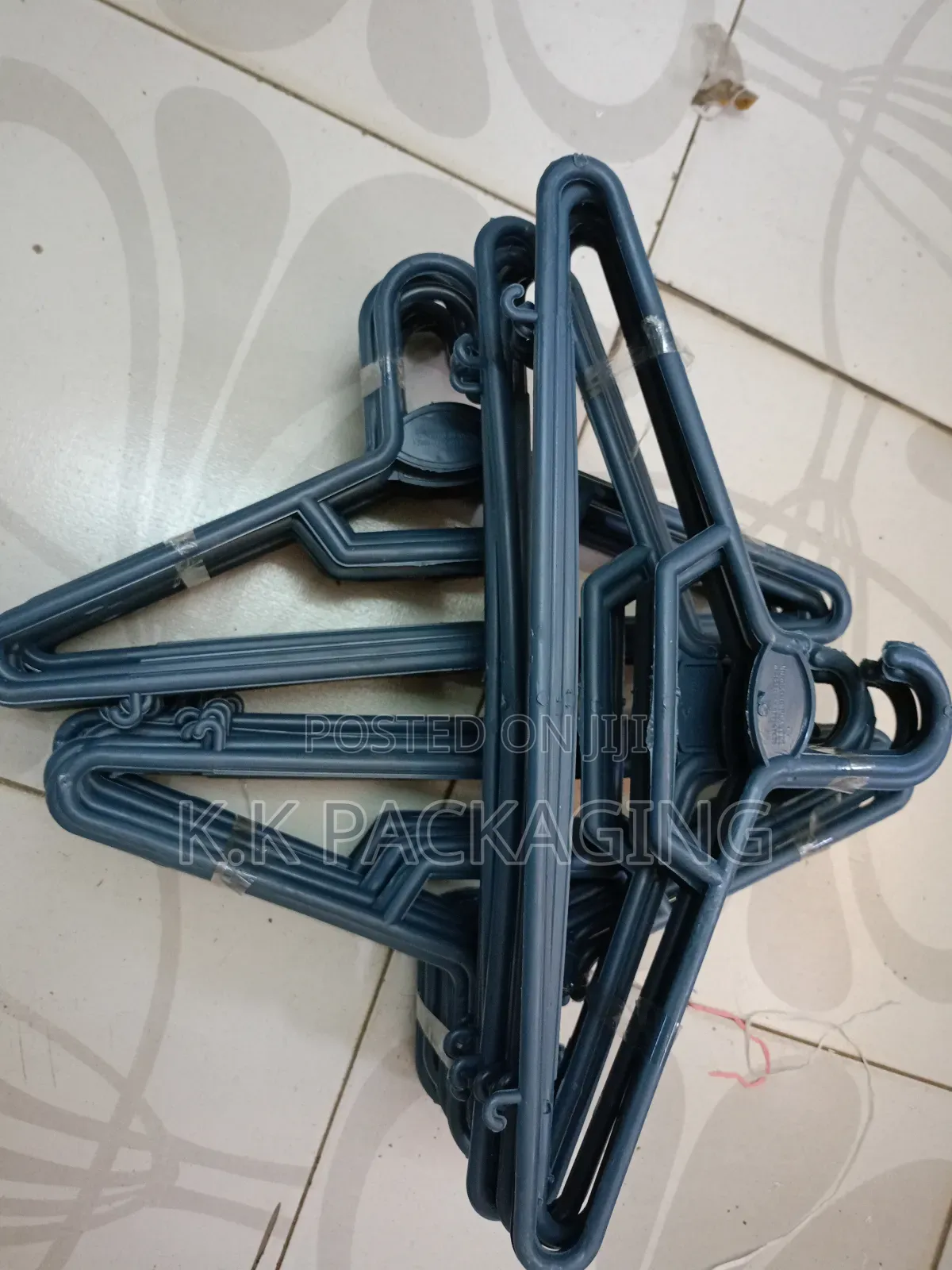 120pcs Plastic Hangers