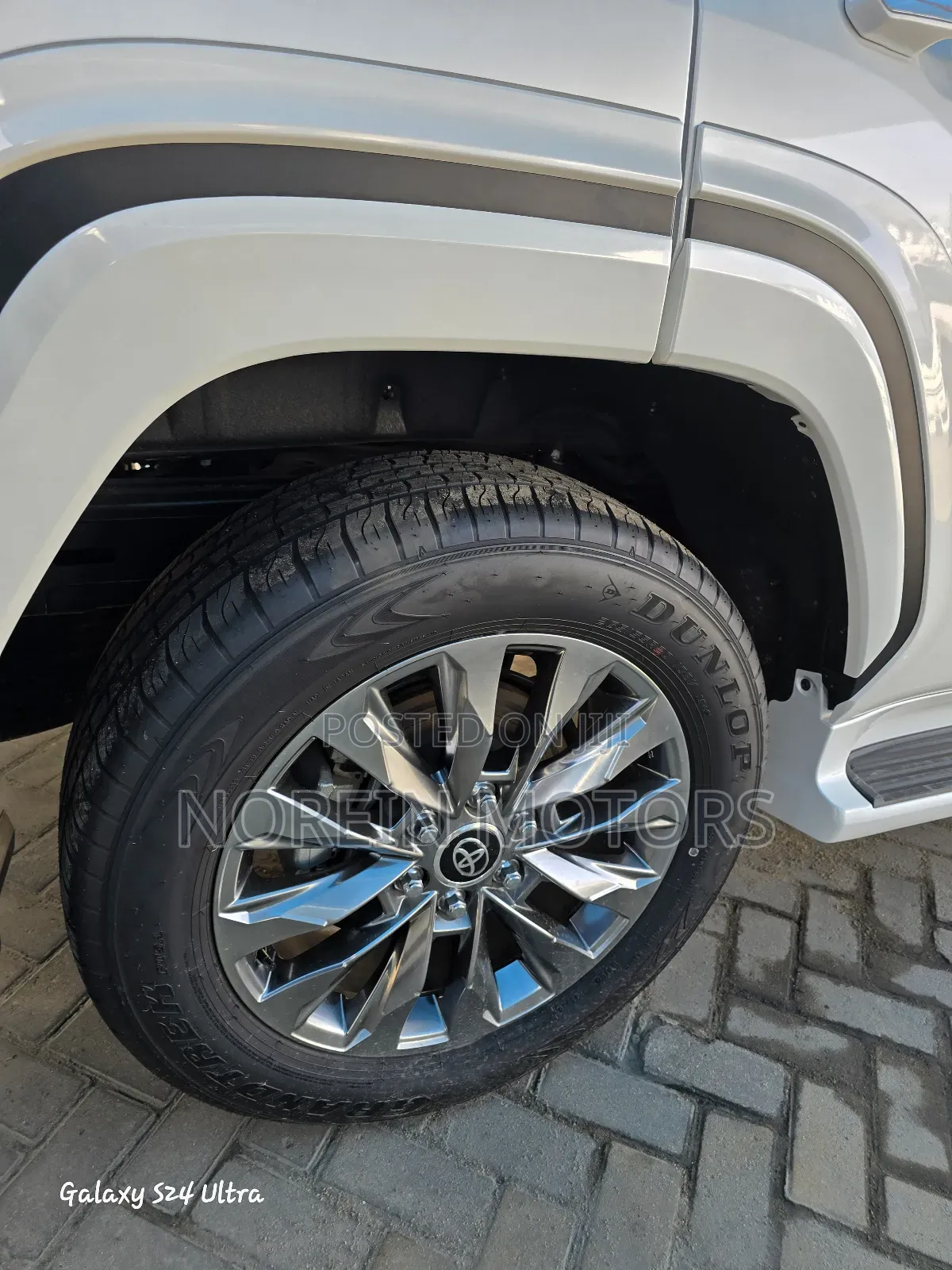 New Toyota Land Cruiser 2023 Off white