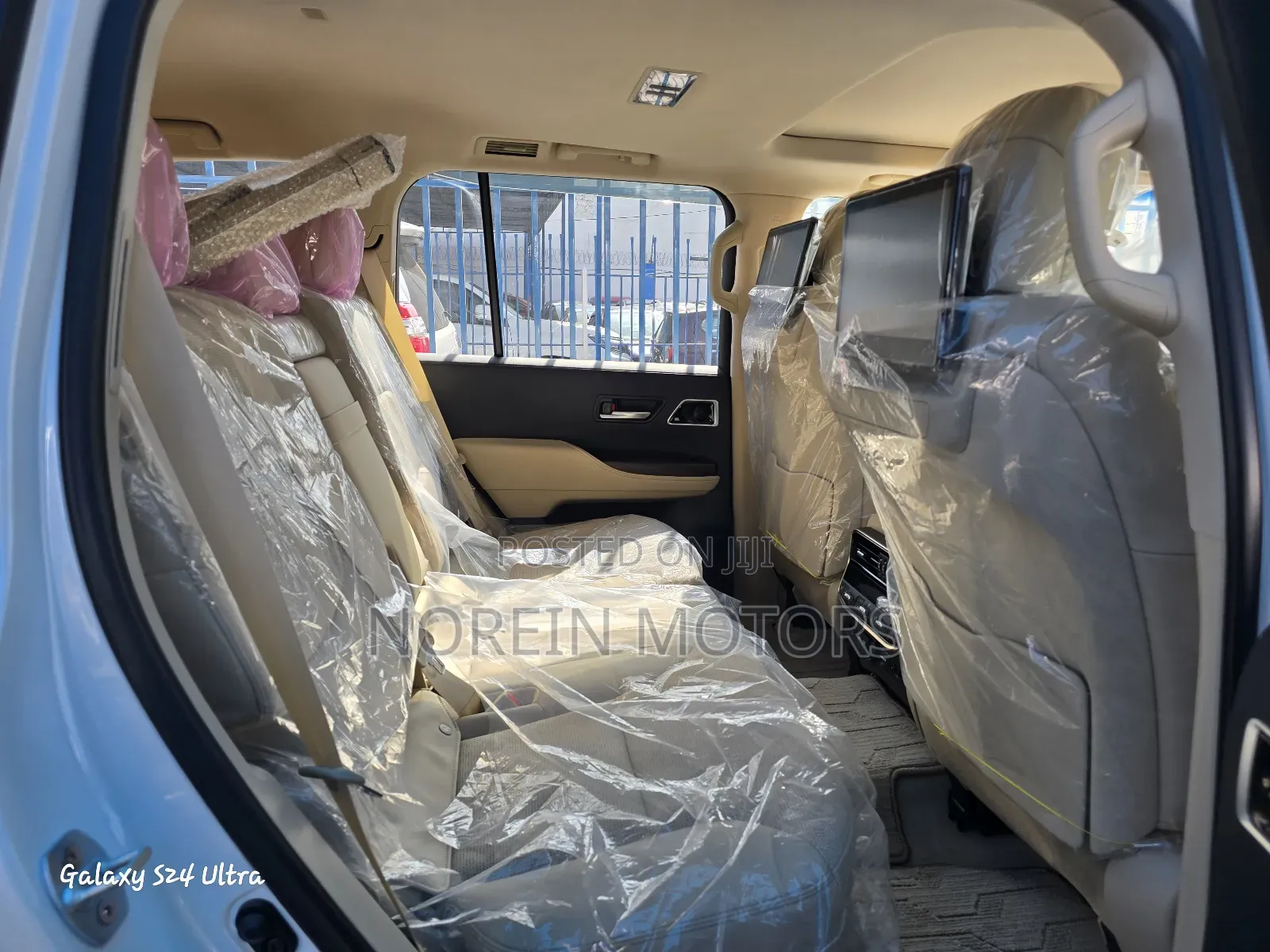 New Toyota Land Cruiser 2023 Off white