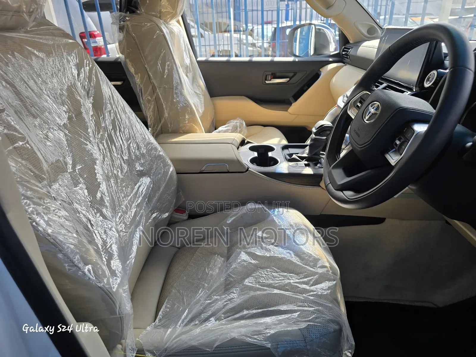 New Toyota Land Cruiser 2023 Off white