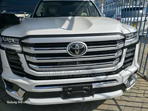 New Toyota Land Cruiser 2023 Off white