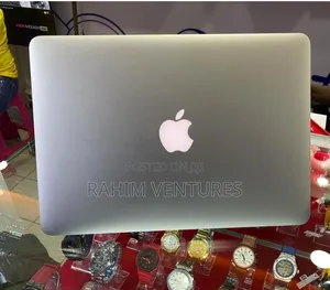 Laptop Apple MacBook Pro 2015 8GB Intel Core i5 SSD 256GB