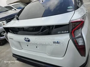 Toyota Prius 2018 Off white