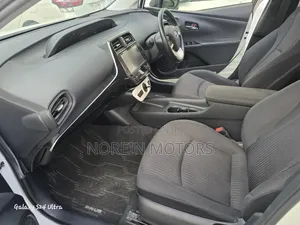Toyota Prius 2018 Off white