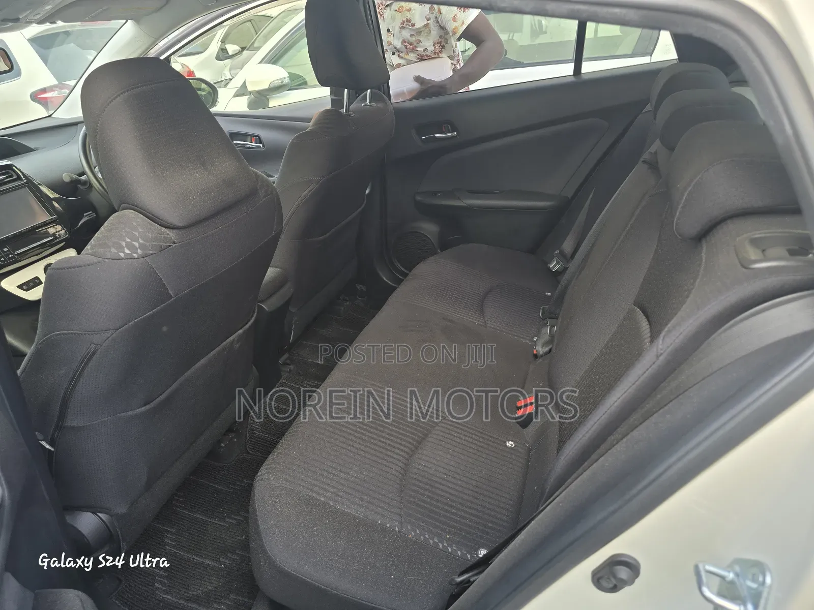 Toyota Prius 2018 Off white