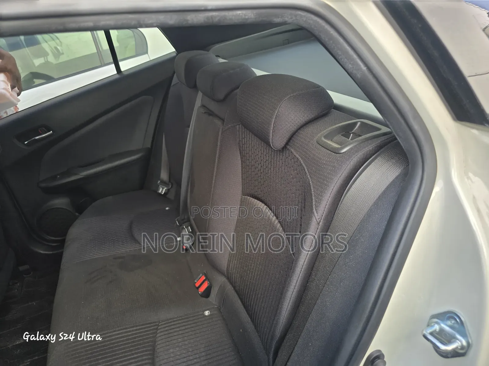 Toyota Prius 2018 Off white
