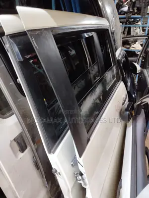 Nissan Serena C27 Sliding Doors