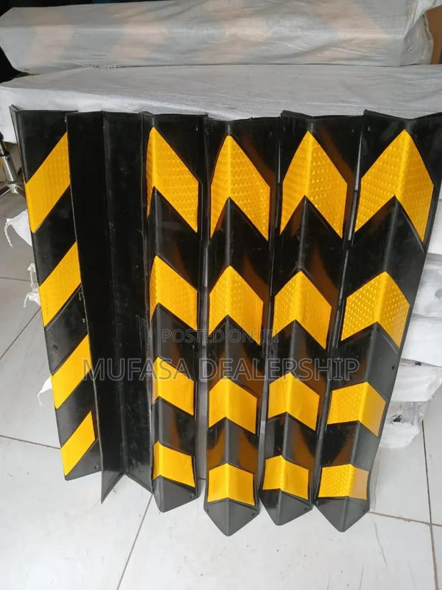 Titan Rubber Corner Guards - thumbnail 3