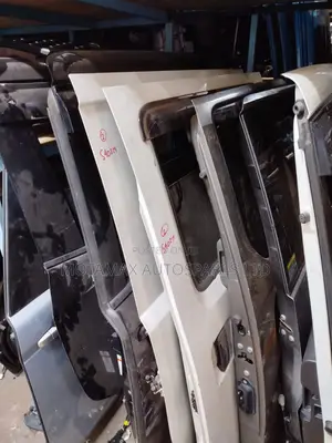 Townace S402M Sliding Doors