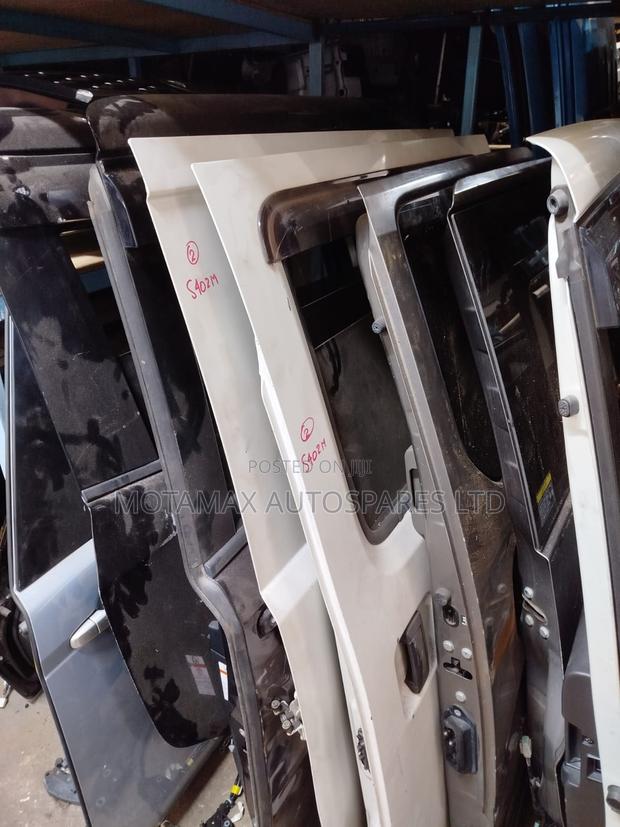 Townace S402M Sliding Doors
