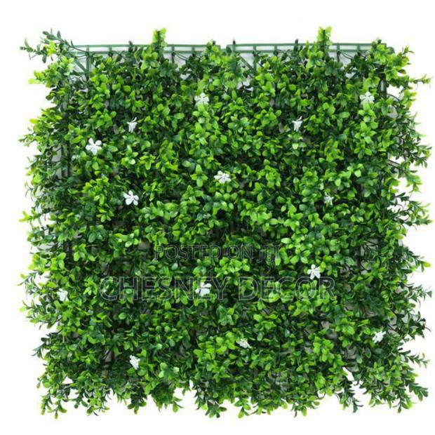 Uv-Protected Wallflower - main view