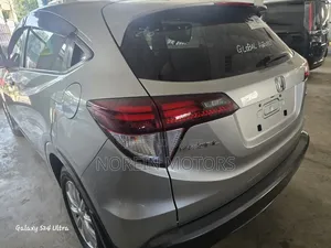 Honda Vezel 2017 Silver