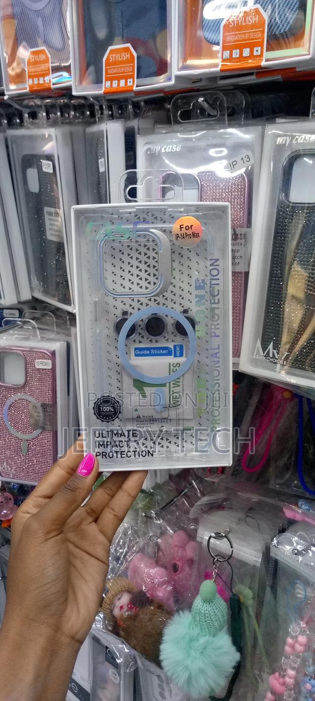 iPhone 14 Pro Max Lens Protector Built-in Camera Stand - main view