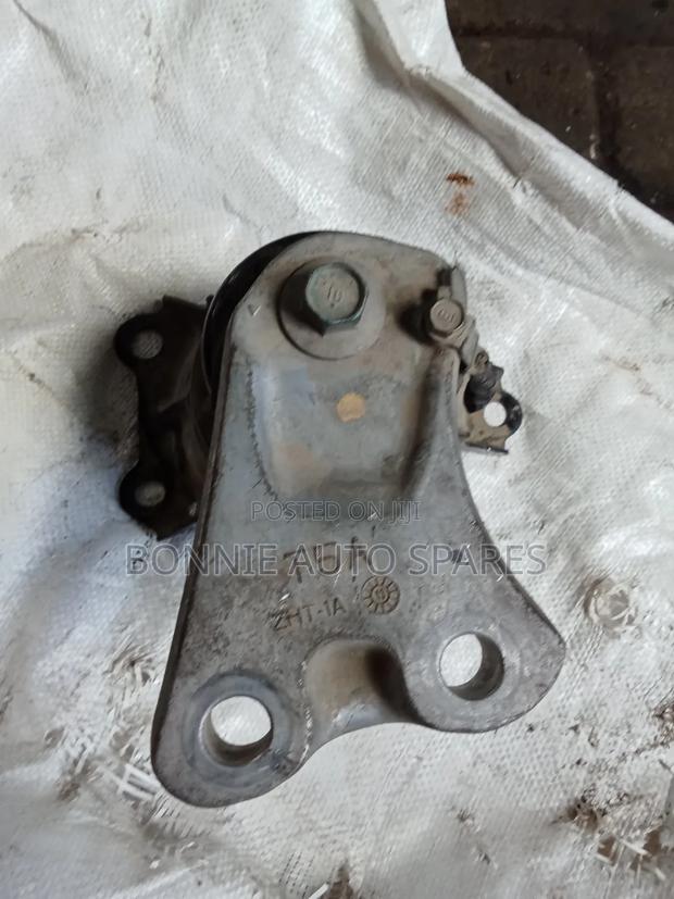 Honda Vezel Engine Mounting