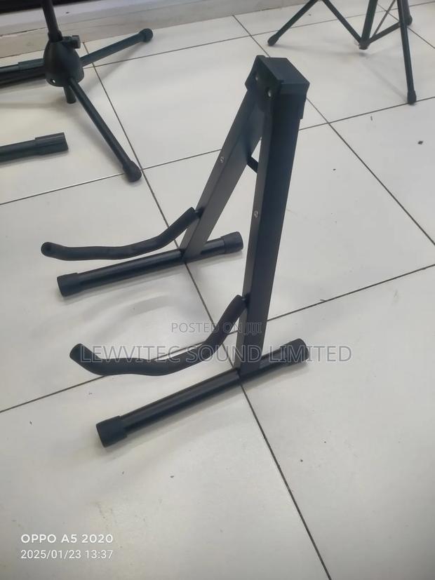 New Floor Guitar Stand
