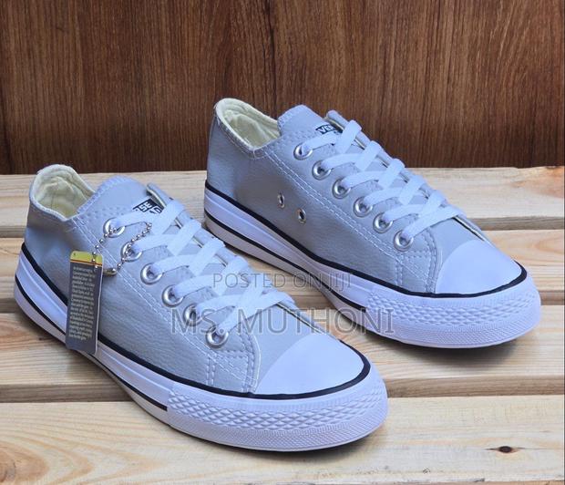 Range of Colors Converse Leather Sizes 36 -45 - main view