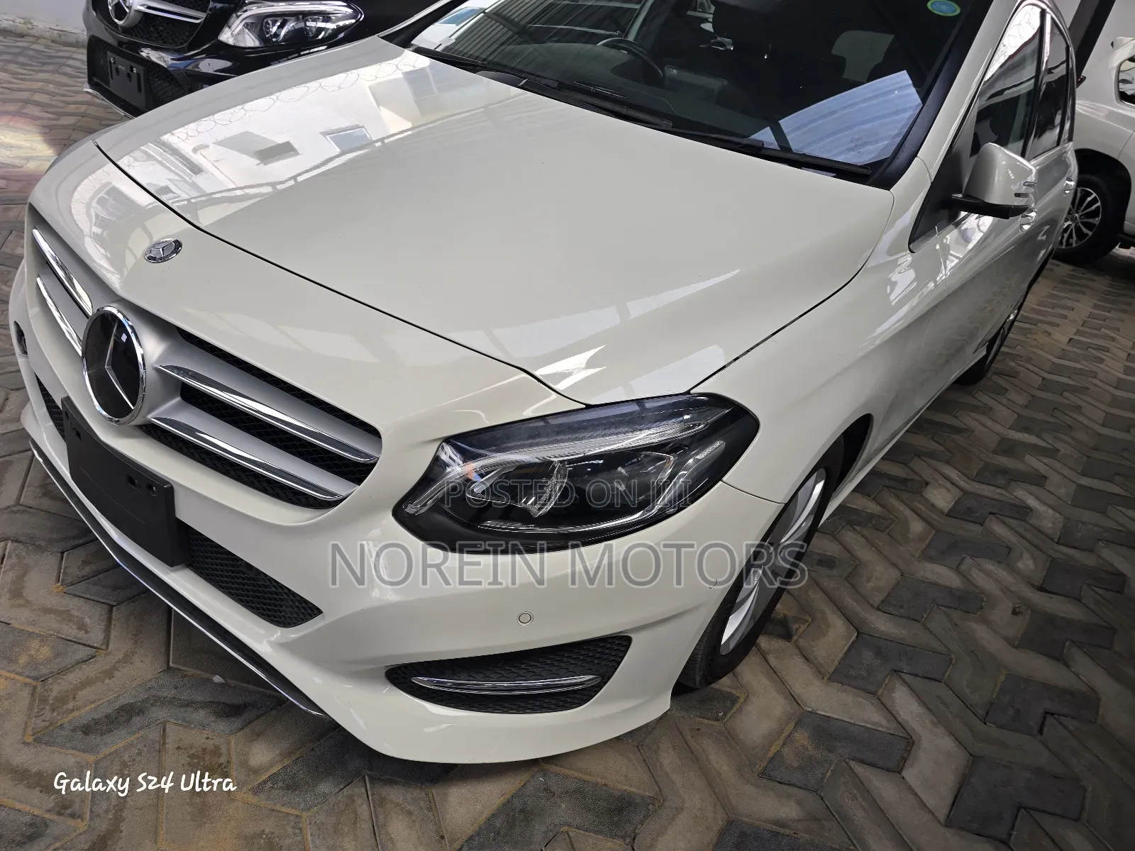 Mercedes-Benz B-Class 2017 Off white