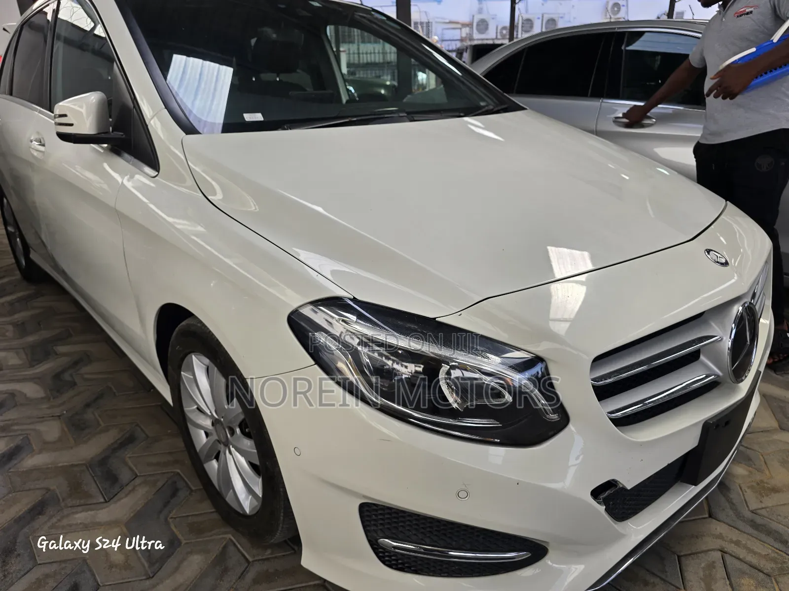 Mercedes-Benz B-Class 2017 Off white