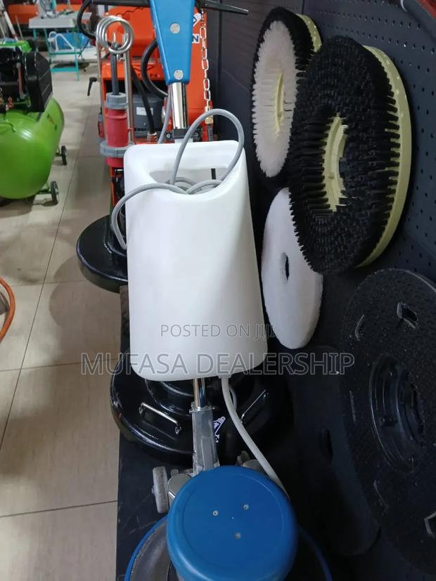 Floor Scrumber Machine - thumbnail 3