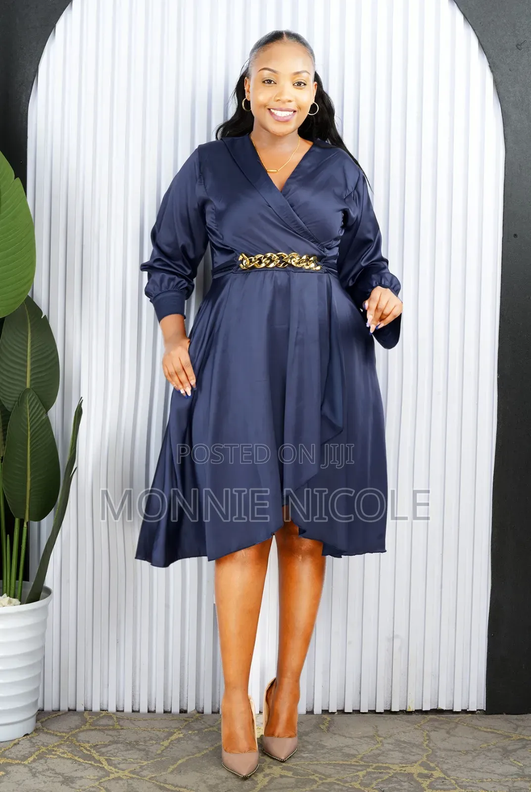 Satin v-Neck Dress(Breastfeeding Friendly)