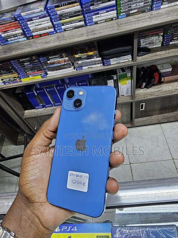Apple iPhone 13 128 GB Blue - main view