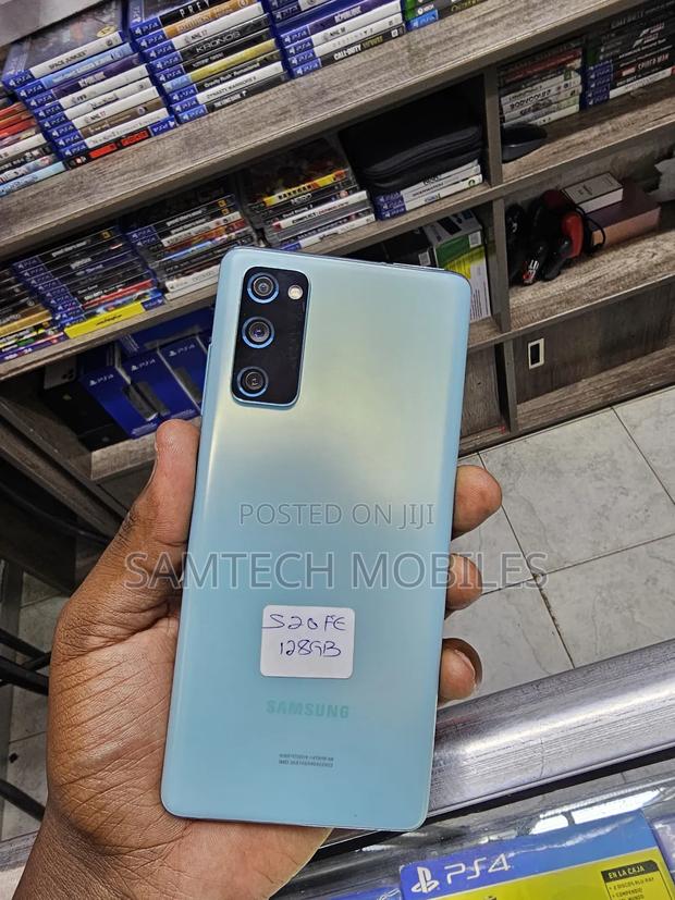 Samsung Galaxy S20 FE 128 GB Blue - main view