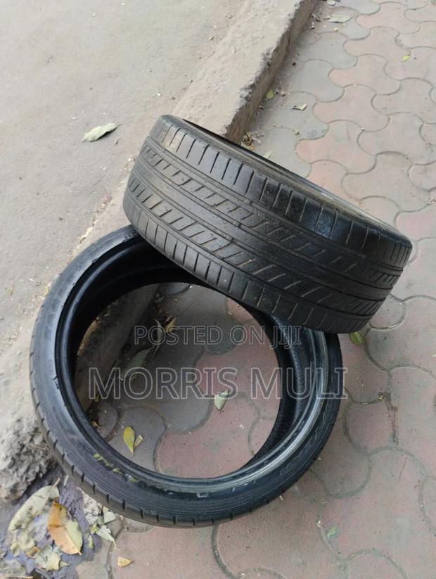 235/35r19 Goodyear - thumbnail 2