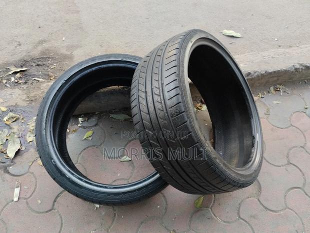 235/35r19 Goodyear - thumbnail 4