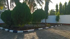 4bdrm Maisonette in Utange for Sale