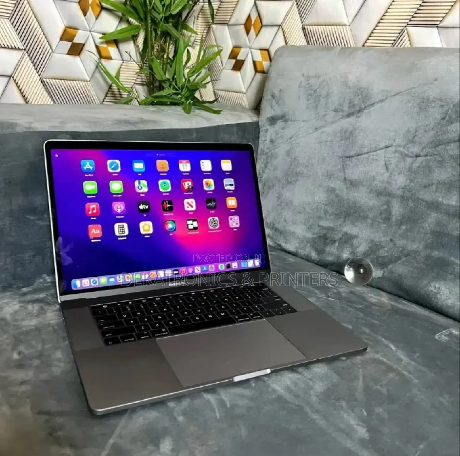 Laptop Apple MacBook Pro 2016 16GB Intel Core I7 SSD 256GB