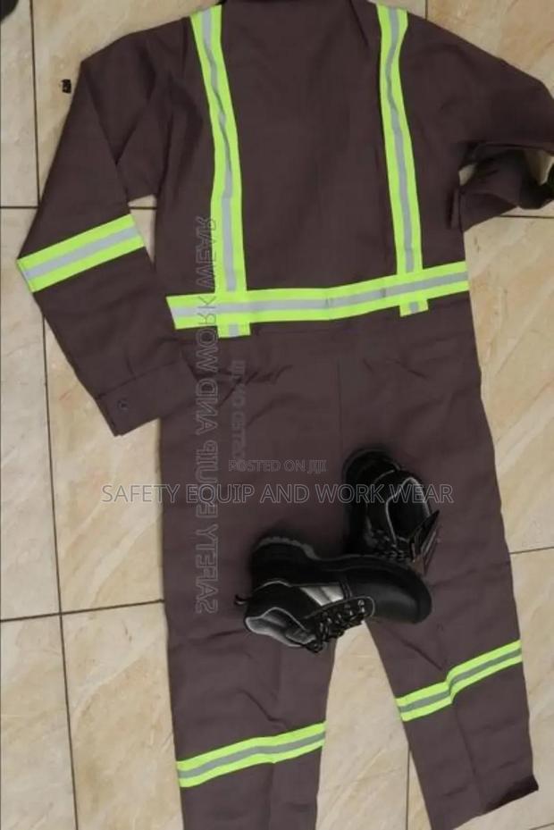 Reflective Work Gear And Safety Boots