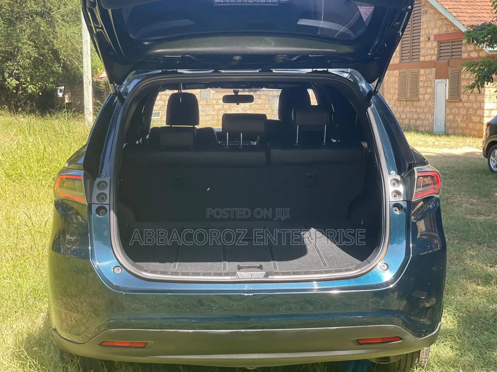 Toyota Harrier 2.0 4WD 2016