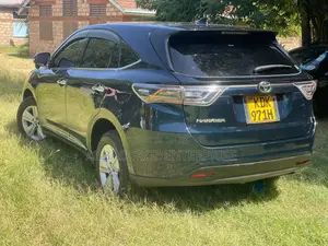 Toyota Harrier 2.0 4WD 2016