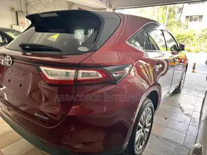 Toyota Harrier 2.0 2018 Burgundy