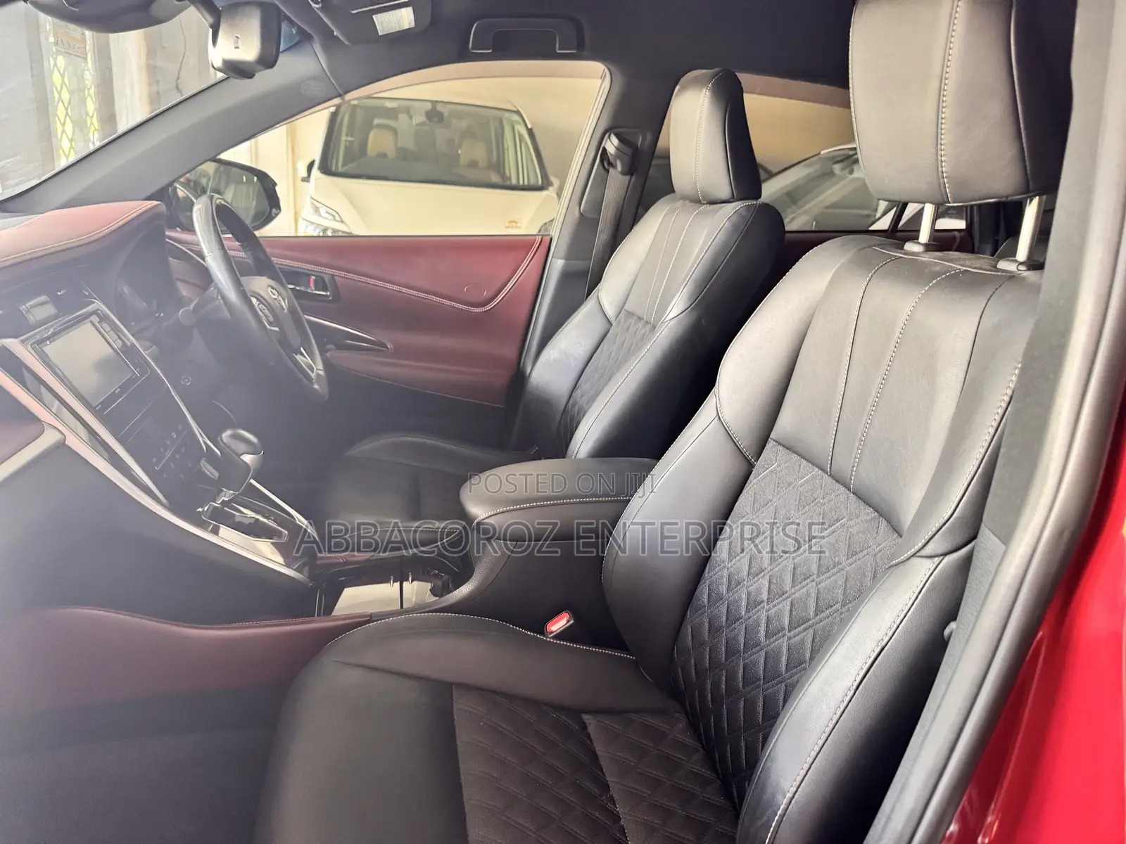 Toyota Harrier 2.0 2018 Burgundy
