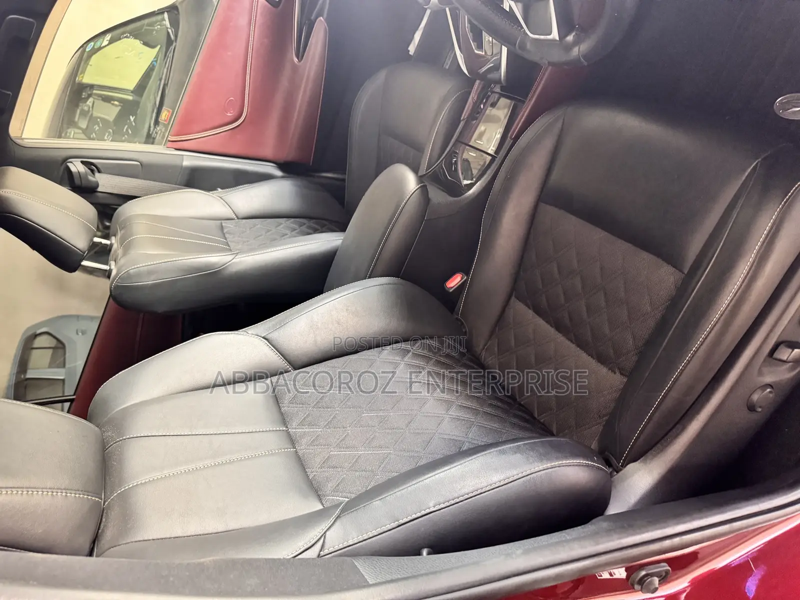 Toyota Harrier 2.0 2018 Burgundy