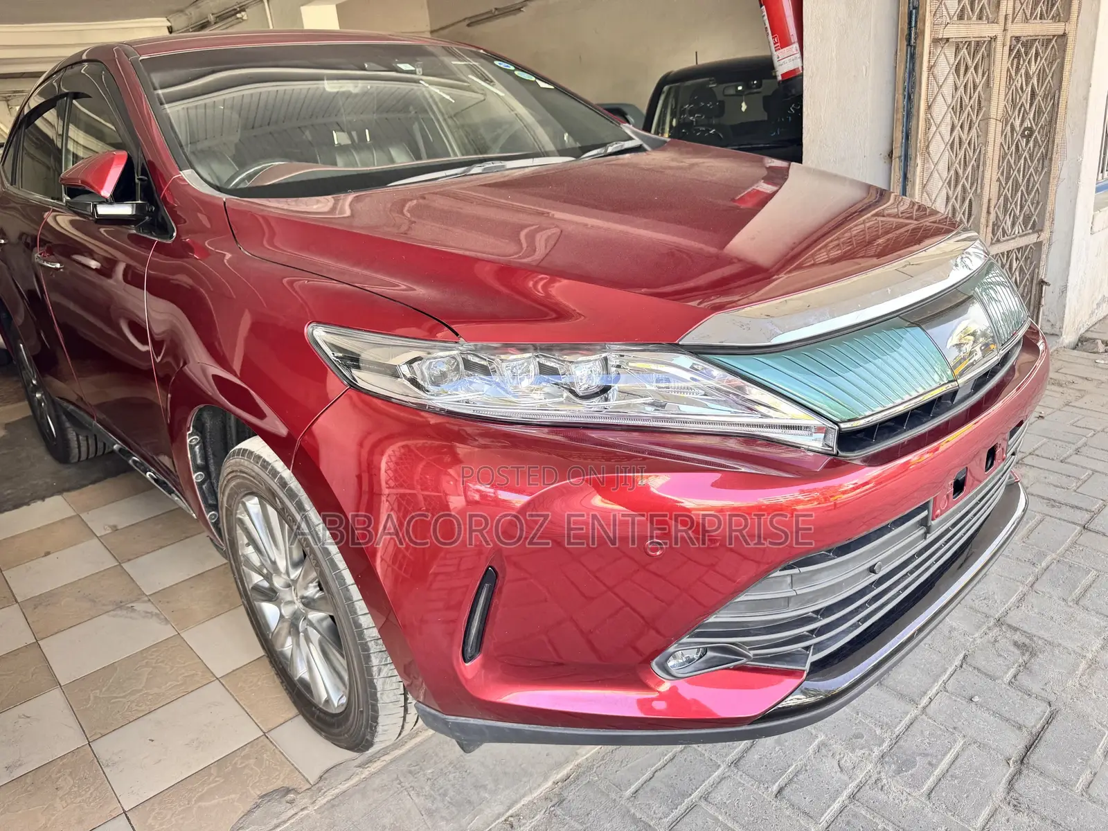 Toyota Harrier 2.0 2018 Burgundy