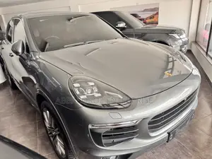 Porsche Cayenne Turbo S AWD 2018 Silver