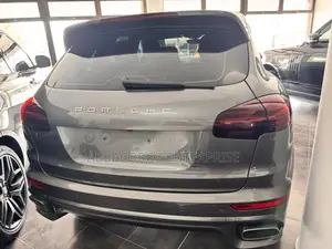 Porsche Cayenne Turbo S AWD 2018 Silver