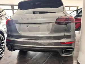 Porsche Cayenne Turbo S AWD 2018 Silver