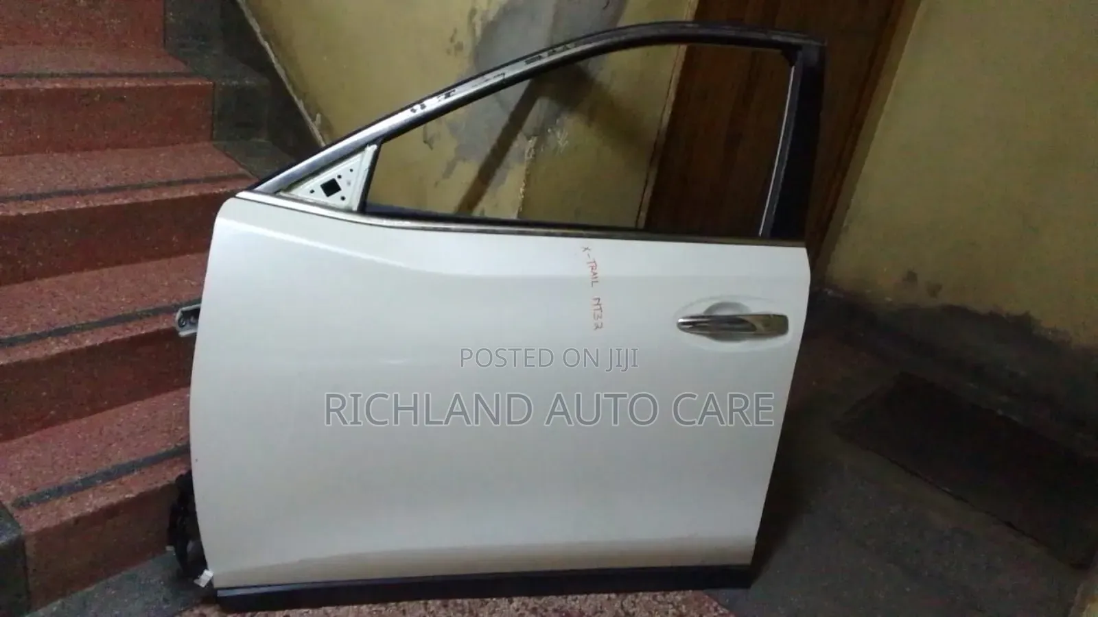 Nissan X-Trail Nt32 Front Left Door