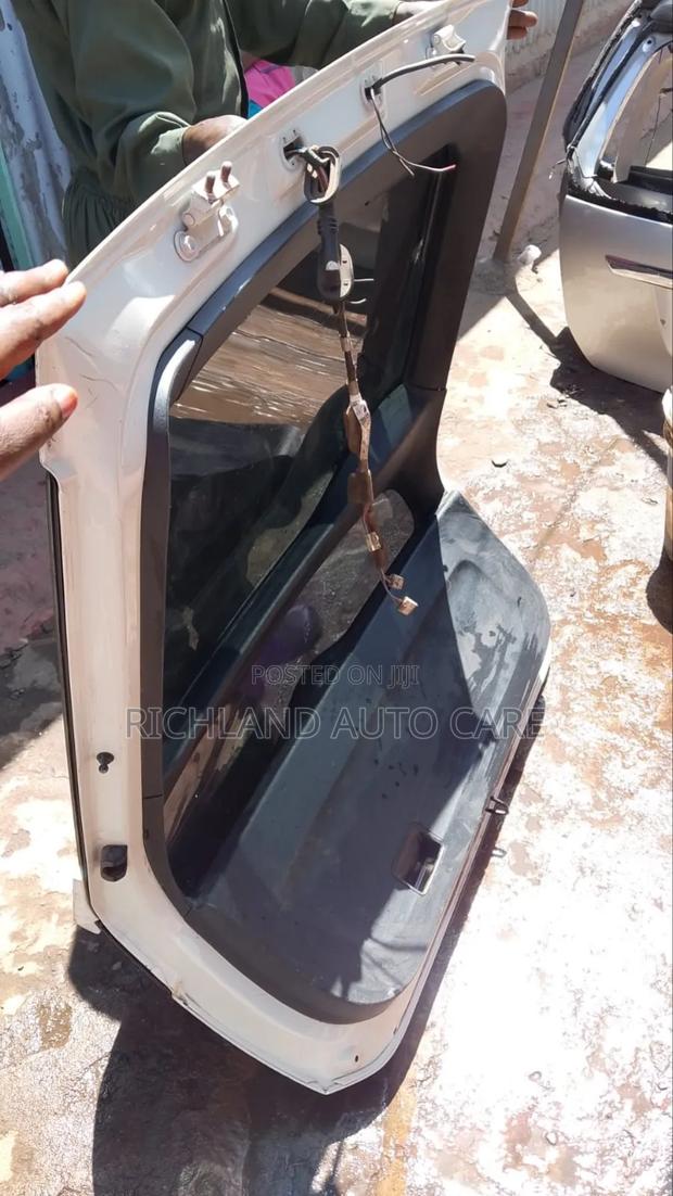 Toyota Prius Boot - thumbnail 2