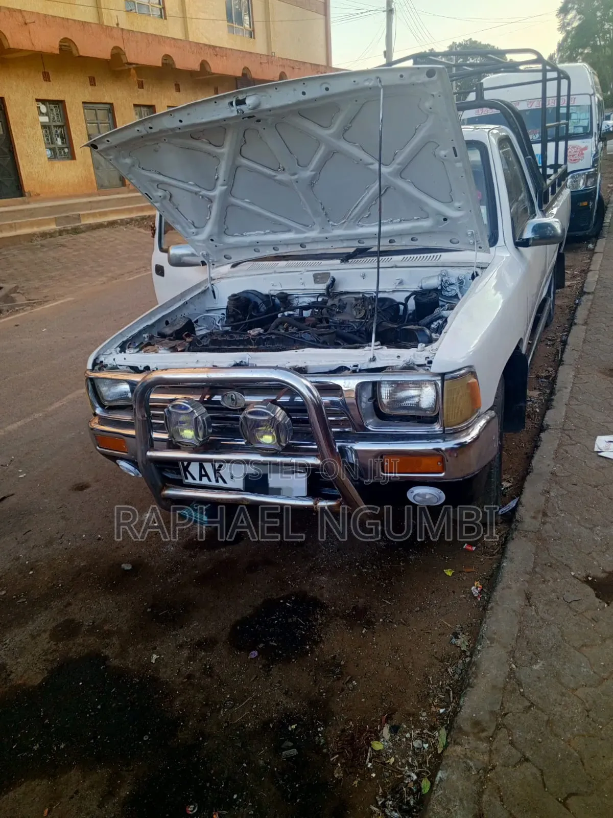 Toyota Hilux 1999 White