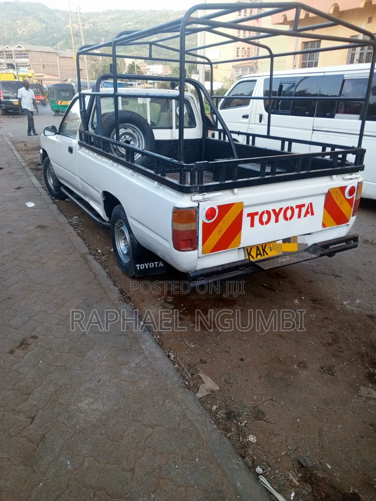 Toyota Hilux 1999 White
