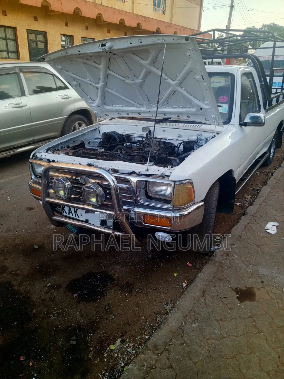 Toyota Hilux 1999 White