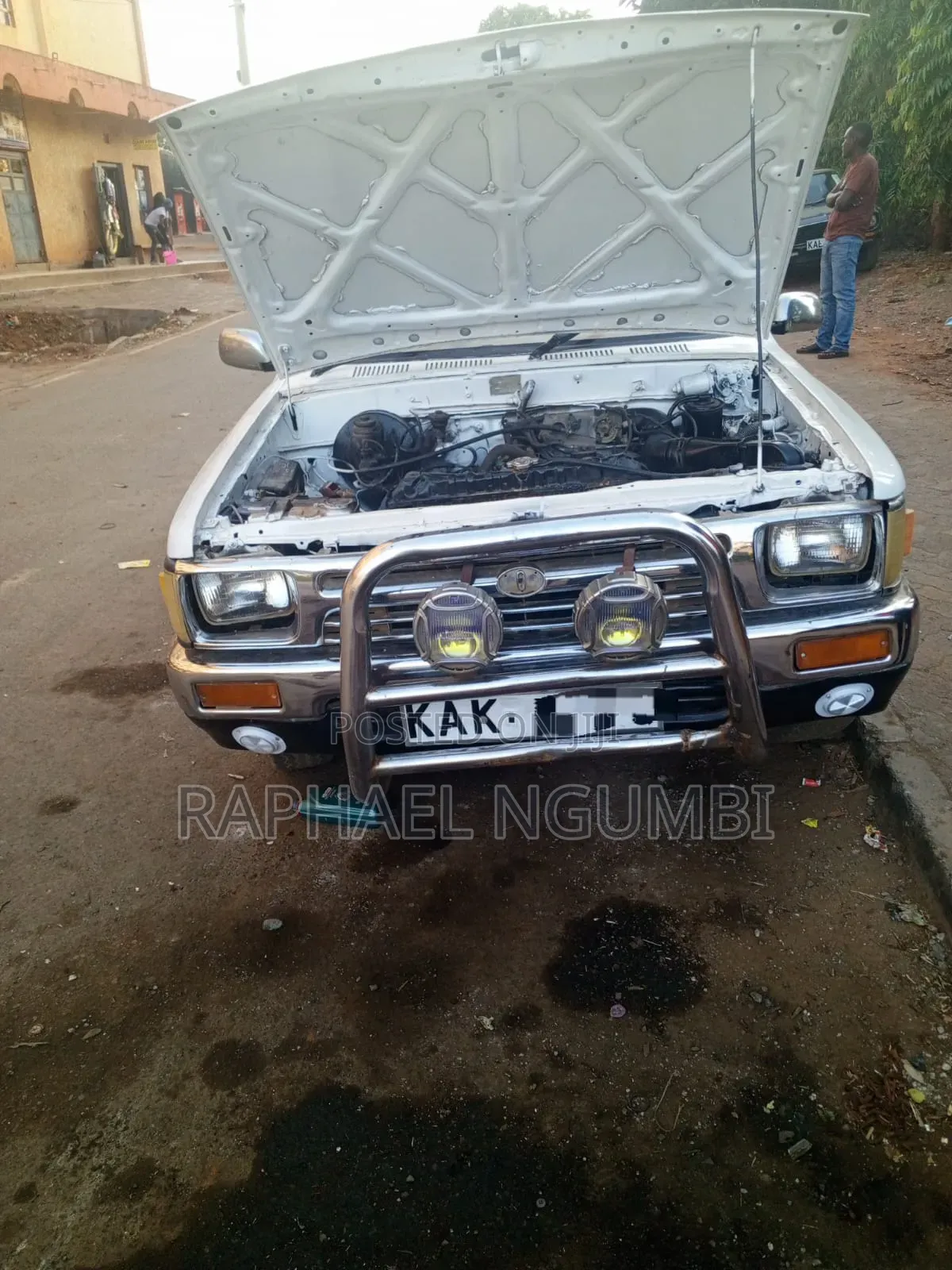 Toyota Hilux 1999 White