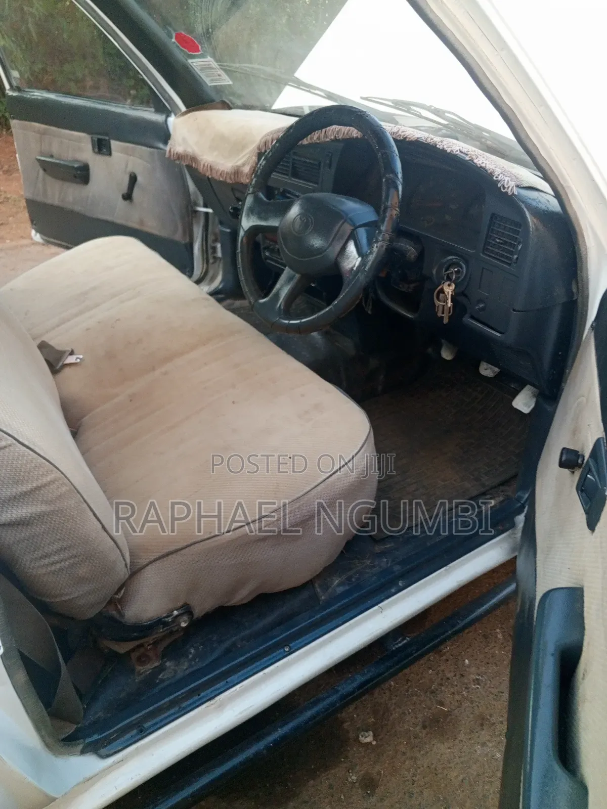 Toyota Hilux 1999 White