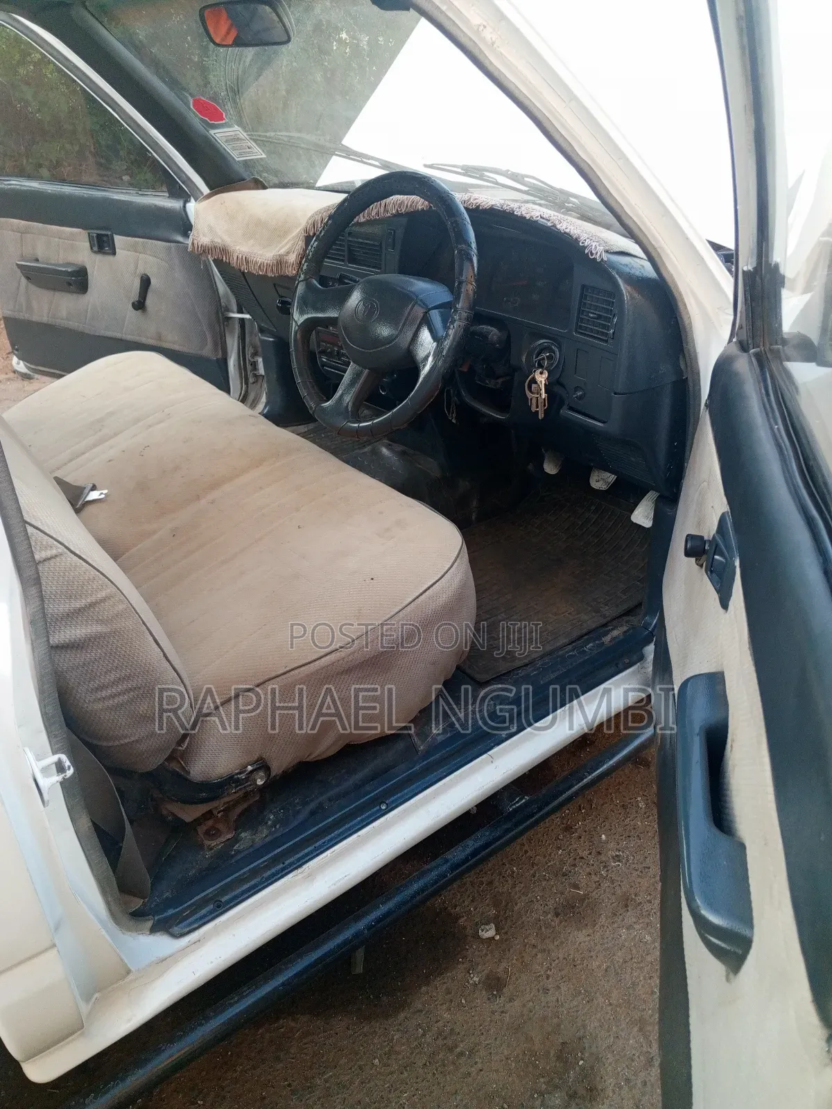 Toyota Hilux 1999 White