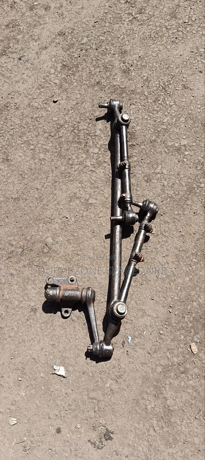 Track/Main/Centre Rod Hilux Millennium 2wd.
