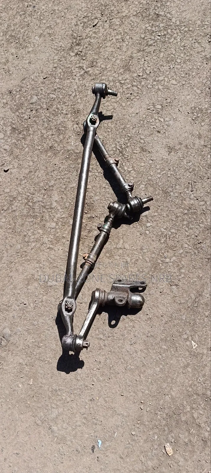 Track/Main/Centre Rod Hilux Millennium 2wd.